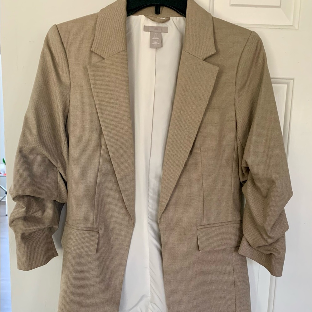 H&M Tan Open Blazer